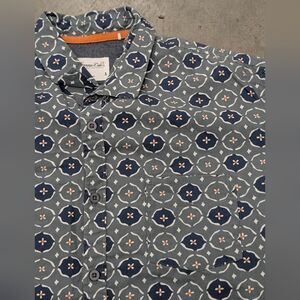 Sovereign Code Short Sleeve Button Down Shirt, Small